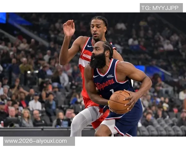 哈登半场表现低迷仅得11分负值惨淡球队遭遇重创